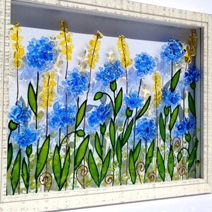 Arte em resina de centáurea: coletor de sol de flores silvestres em vidro triturado (28x23 cm)