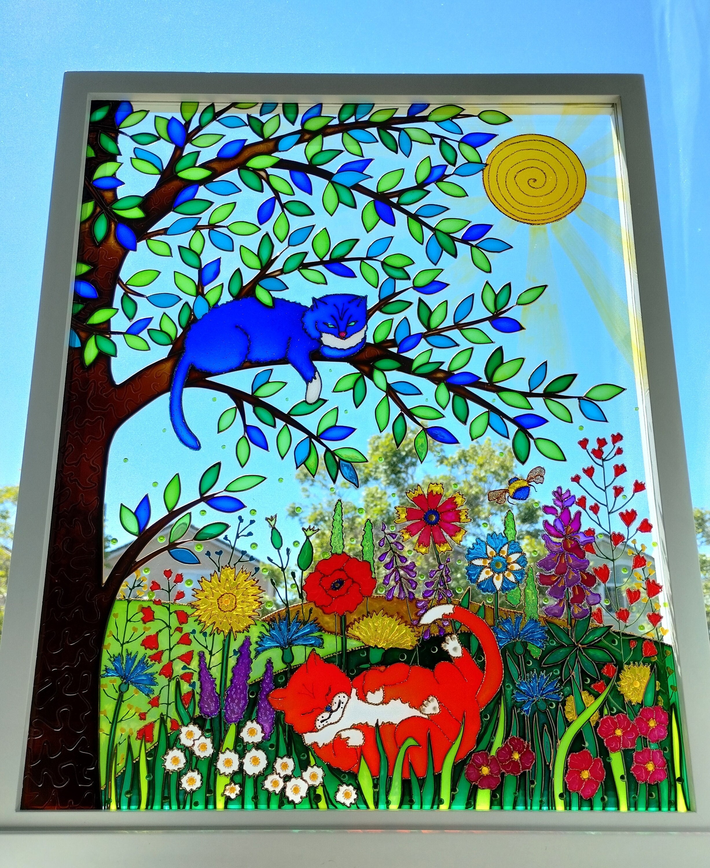 蝶々を見つめる可愛い子猫 ヴィンテージ ステンドグラス お花畑 絵画 美術館 蝶々を見つめる可愛い子猫 ヴィンテージ ステンドグラス お花畑