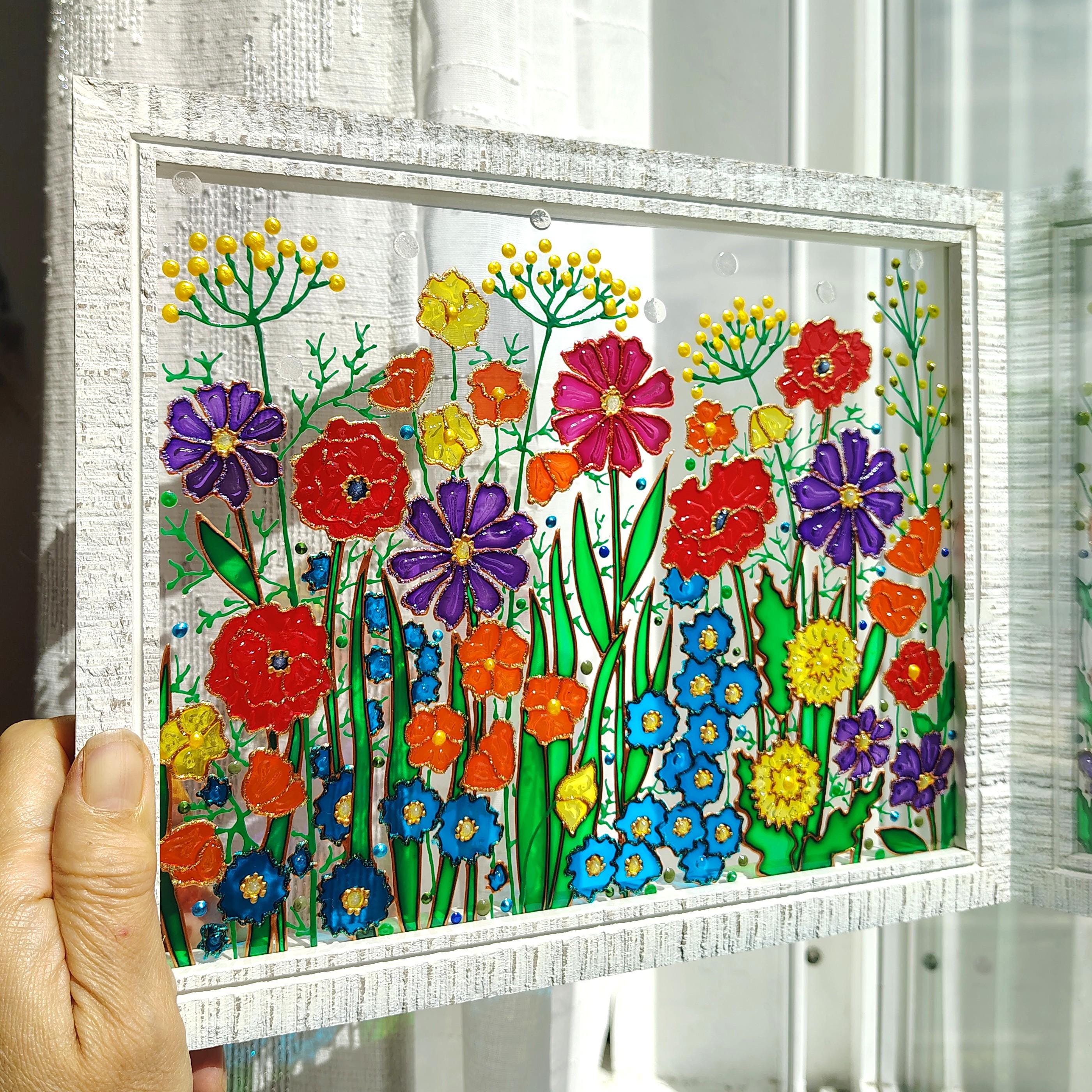 ワイルドフラワーガラス絵画：カラフルな花のサンキャッチャー