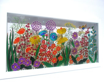 ワイルドフラワーガラス絵画：カラフルな花のサンキャッチャー