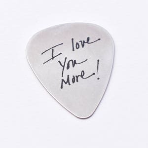Handgeschreven plectrum, persoonlijk handschrift, gegraveerde plectrum, cadeau muzikant, cadeau kunstenaar, roestvrijstalen plectrum, handgeschreven