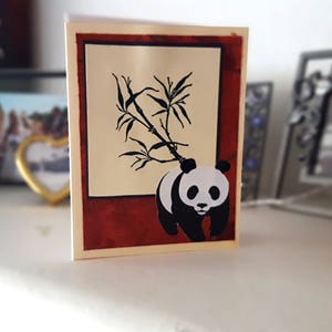 Tarjeta hecha a mano mano "Panda y bambú"