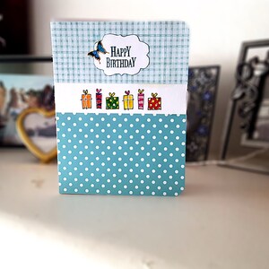 Carte d’anniversaire de Style champêtre à la main avec papillon