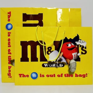 New - Large M&M&#39;s Glossy Yellow Gift Bag with Rope Handles from 1997 (16 x 12 x 6)
