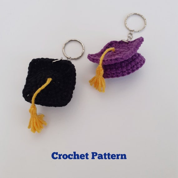 Graduation cap keychain Crochet pattern pdf, Graduation hat mini crochet, Graduation party favor, small handmade gift congrats end of school
