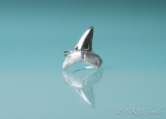 STERLING SILVER NAUTICAL MAKO SHARK SEA LIFE ANIMAL FINS PENDANT NECKLACE