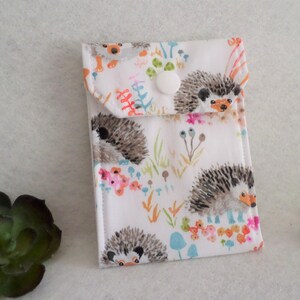 Hedgehogs Fabric Birth Control Case Multi Purpose Mini Bolsa Titular de la tarjeta de visita Listo para enviar Envío estándar GRATIS de EE. UU.