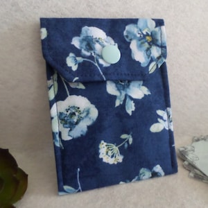 Tela floral azul mini bolsa de control de natalidad titular de la tarjeta de visita listo para enviar envío estándar GRATIS de EE. UU.