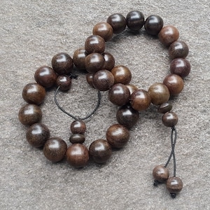 16 MM Indonesia Rosewood Bracelet 14 Beads Dalbergia Latifolia