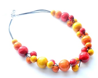 Gros collier en bois ORANGE ROUGE JAUNE, collier de perles en bois, collier de perles classique, collier tendance, gros collier en bois marron