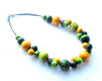 GREEN and YELLOW wooden necklace, GREEN wooden beads necklace, classic beaded necklace, statement necklace, chunky brown wooden necklace