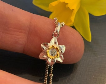 Daffodil Necklace, March Birthstone and Birthflower Necklace Daffodil Pendant, March birth flower, spring flower pendant, flower jewellery