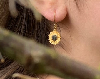 Gold Sunflower Earrings: Sterling Silver Floral jewellery