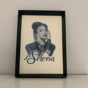 Sänger-Bleistiftzeichnungskunst A4 (8,3 x 11,7 Zoll) Druck einer Zeichnung – Sänger-Modell-Ikone, handgefertigtes Kunstwerk-Poster