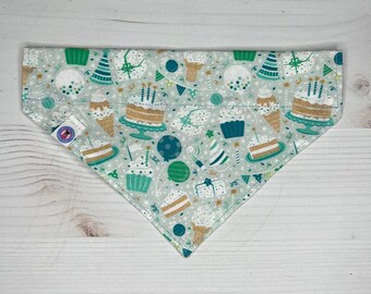 blaues Geburtstags premium über das Halsband Hundehalsbandana