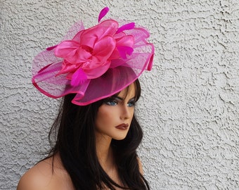 Pink fascinator