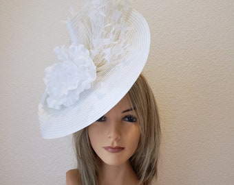 white feather fascinator