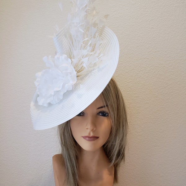 white feather fascinator