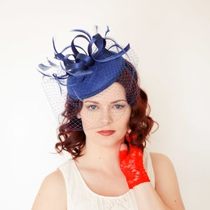 Marineblauwe tovenaar met sluier Womens Tea Party Hat Church Hat Derby Hat Fancy Hat Ivory Hat bruiloft hoed, Britse hoed
