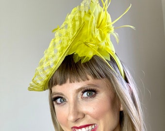 Gelber Fascinator auf Stirnband, Gartenpartyhut, Kentucky Derby Hut, Hochzeitshut, Teepartyhut für Frauen, ausgefallener Hut, Cocktailhut