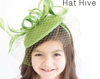 Fascinator, Girls Fascinator with Veil, girls Tea Party Hat, Church Hat, Derby Hat, Fancy Hat, Ivory Hat, wedding hat, British Hat