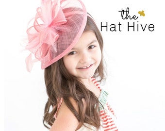 Mädchen Rosa Fascinator Hut für Kentucky Derby Hochzeiten Teeparty Kind Feder Kopfschmuck auf Stirnband Geburtstag Blumenmädchen Haarschmuck