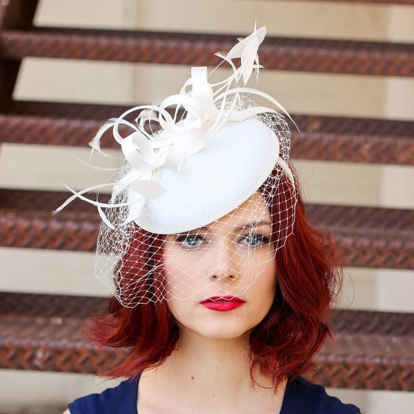 Bibis, bibi ivoire clair avec voile, chapeau de fête du thé pour femme, chapeau d'église, chapeau derby, chapeau fantaisie, chapeau ivoire, chapeau de mariage, chapeau britannique