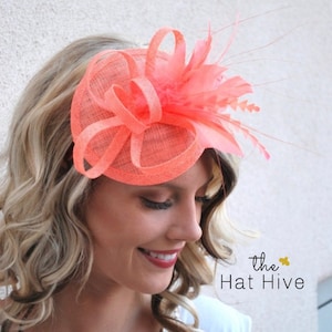 Tocado coral, sombrero Kentucky Derby, sombrero para fiesta de té, sombrero de iglesia, sombrero elegante, sombrero para invitada de boda, sombrero vintage de temática británica para mujer, tocado pequeño