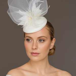 Tocado blanco para fiesta de té, tocado pastillero, tocado para invitada de boda, tocado de novia, tocado para fiesta de jardín para mujer, tocado de Pascua para iglesia, tocado real de Ascot