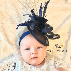 Baby Kleinkind Fascinator auf elastischem Spitzenstirnband für Alter 3MO - 2 Jahre, Tea Party Hut, Kentucky Derby Hut, Baby Stirnband, Kleinkind Hut