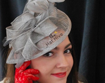 Bibis gris argenté, chapeau de tea party femme, chapeau d'église, chapeau derby, chapeau fantaisie, chapeau argenté, chapeau de tea party, chapeau de mariage