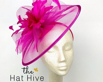 Fascinator rosa fucsia sulla fascia, cappello da tea party, cappello da chiesa, cappello derby del Kentucky, cappello fantasia, cappello rosa, cappello da sposa, cappello britannico
