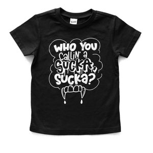Vampier Halloween shirt voor jongens of meisjes, grappige Halloween shirt voor peuters Kids of baby, wie u belt Sucka Sucka, Vampier tanden Tee