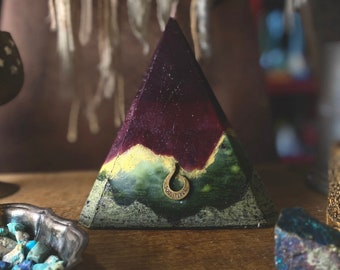 I AM Manifestation Crystal Pyramid Candle for Manifesting Affirmations