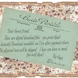 Op de afbeelding: Een vintage ansichtkaart met een lichtblauwe achtergrond en de tekst "Carte Postale" in cursief. De tekst luidt: "Lieve vriend/vriendin Dit zijn digitale downloadbestanden - je print ze zelf! Direct downloaden; beschikbaar via Etsy na betaling. Er wordt geen fysiek item verzonden Ik hoop dat je er veel plezier mee hebt! Liefs Dinne"
