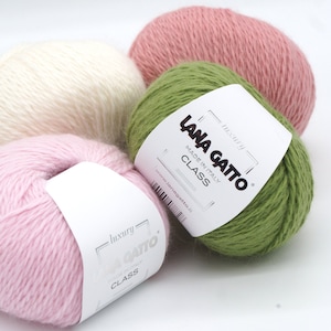 Knitting yarn Lana Gatto Class, a blend of merino wool and angora, soft Italian yarn with a slight halo, 50 g - 125 m