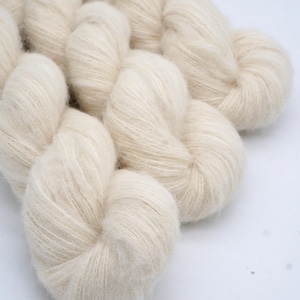 Undyed baby suri alpaca and silk yarn Yarn for dyeing Knitting yarn with halo Soft yarn Undyed yarn Lace weight yarn, 50 g - 437 yds / 400 m