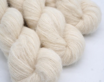 Ungefärbtes Baby Suri Alpaka und Seide Garn zum Färben Strickgarn mit Heiligenschein Weiches Garn Ungefärbtes Garn Lacegarn, 50 g - 437 yds / 400 m