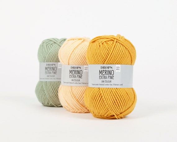 DROPS Merino Extra fine knitting yarn - DK yarn - Superwash merino wool yarn - Soft worsted weight yarn - Knitting wool - 50 g - 105 m