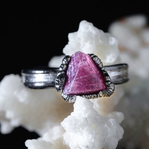 Raw Stone Spinel Ring | Gemstone Ring | Birthstone Jewelry