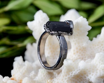Black tourmaline ring: Witch Stone Jewelry with raw crystal | Small size