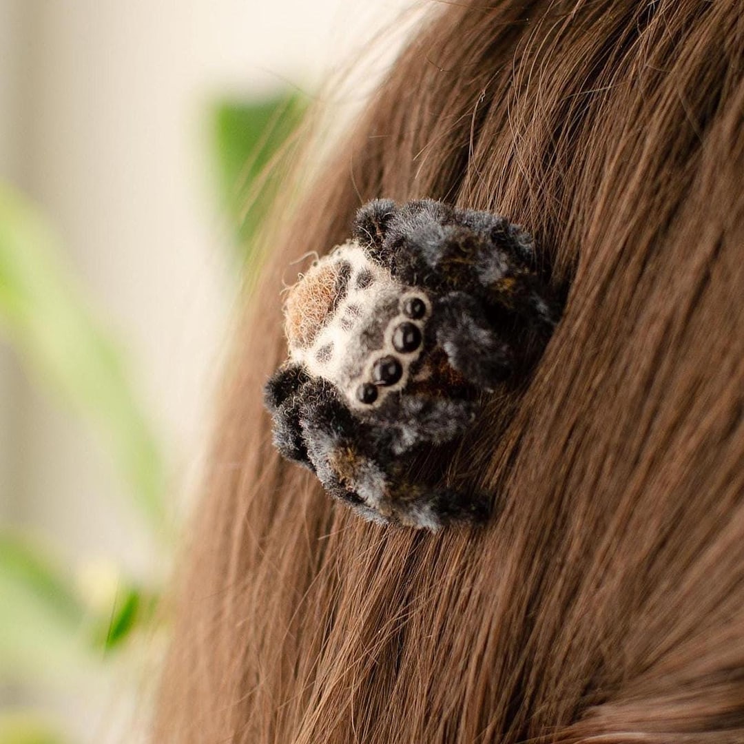 Felted Jumping Spider Hair Clip, Arachnid Lover Gift - Etsy display picture 1