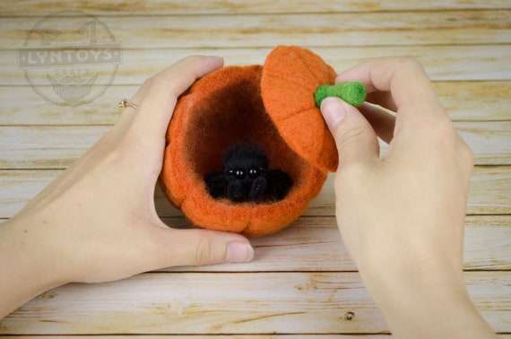 spider pumpkin plush