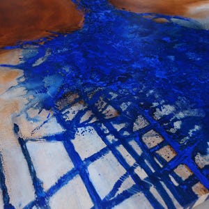 Großes abstraktes Indigo und Ultramarine Gemälde: Moderne Leinwandkunst