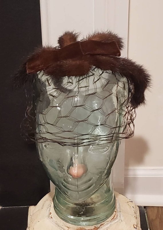 Vintage Women's Brown Mink Net Hat with Velvet Rib