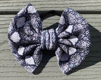 Snake skin bow, snake bow, bow on nylon, baby girl bow, baby headband bow, baby bow, bow headband, baby headband, bow, black and white bow