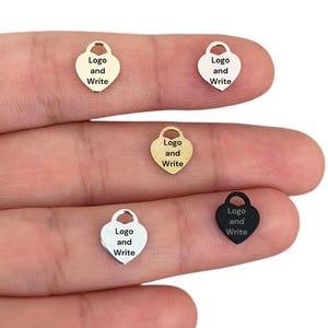 Herz-Logo Individuelles Design-Logo, Benutzerdefiniertes Metall-Tag, Laser graviertes Logo, Schmuck Tags, Ihr Logo, Design 0,80 x 9 mm Durchmesser
