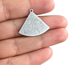 5 Antique Silver Fan Charms, DIY Pendant Findings (22x25 mm)