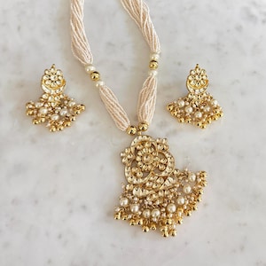 Kundan set,kundan necklace and earrings,kundan jewelry,kundan necklace set,India kundan jewelry,kundan