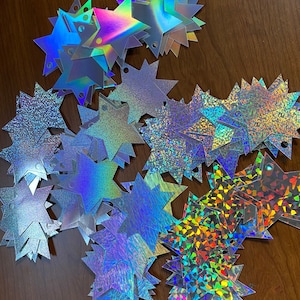 Weihnachtliche Geschenkanhänger mit Farbwechsel Hologramm Sterne; Sterngeschenkanhänger; Namensschilder für besondere Ereignisse; funkelnden Hologramm-Anhängern angehängt